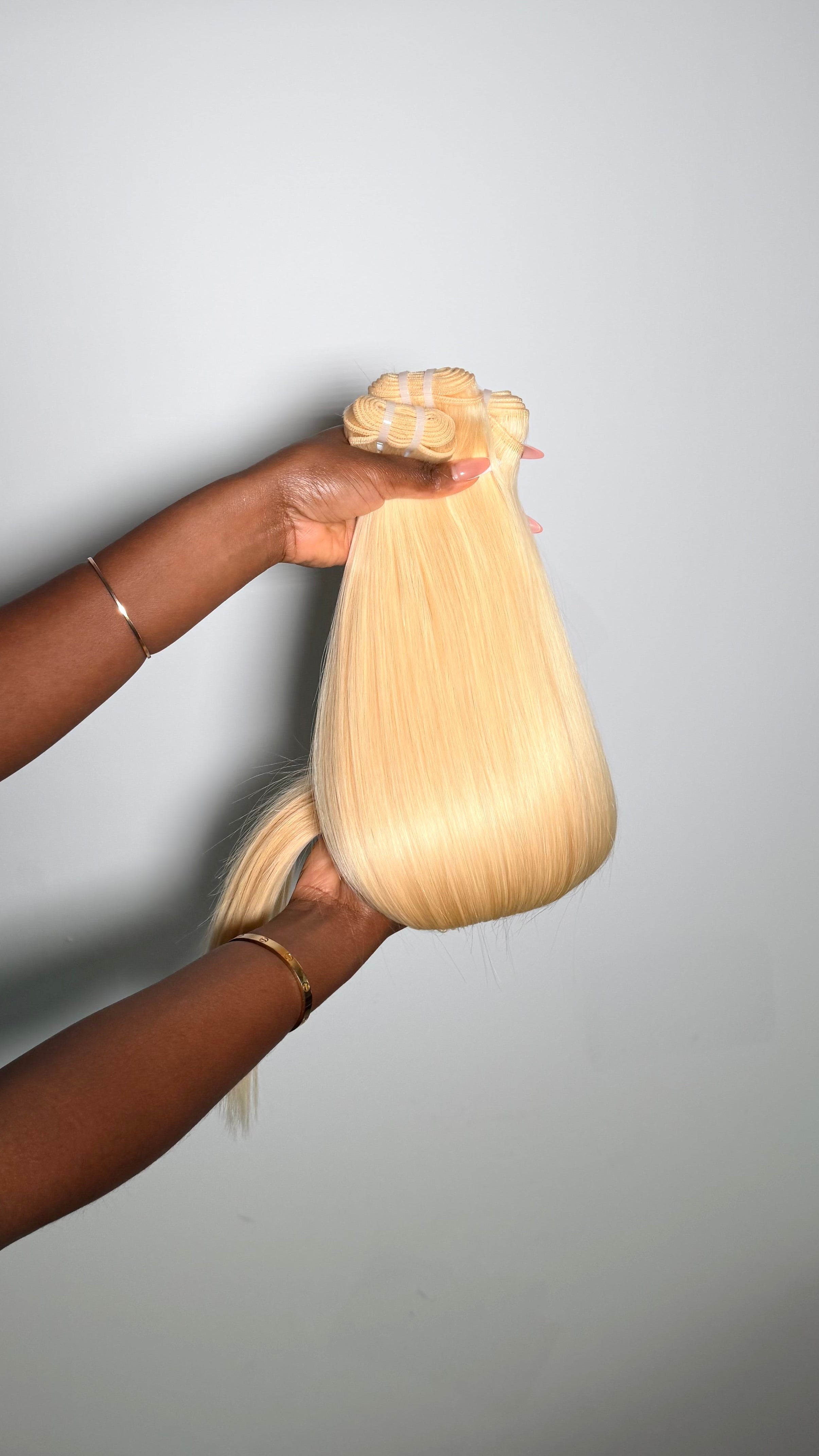 613 Bundles & lace